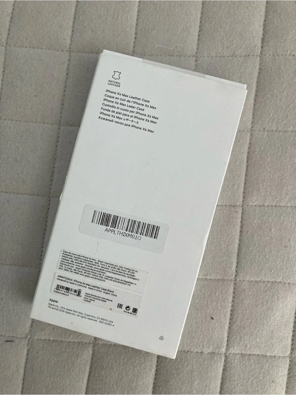 Apple Black Leather iPhone Xs Max Case in Retail Box